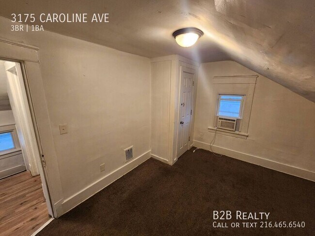 Building Photo - 3175 Caroline Ave