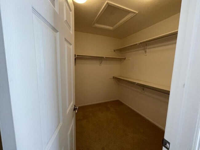 Building Photo - 12965 Banyon Cir