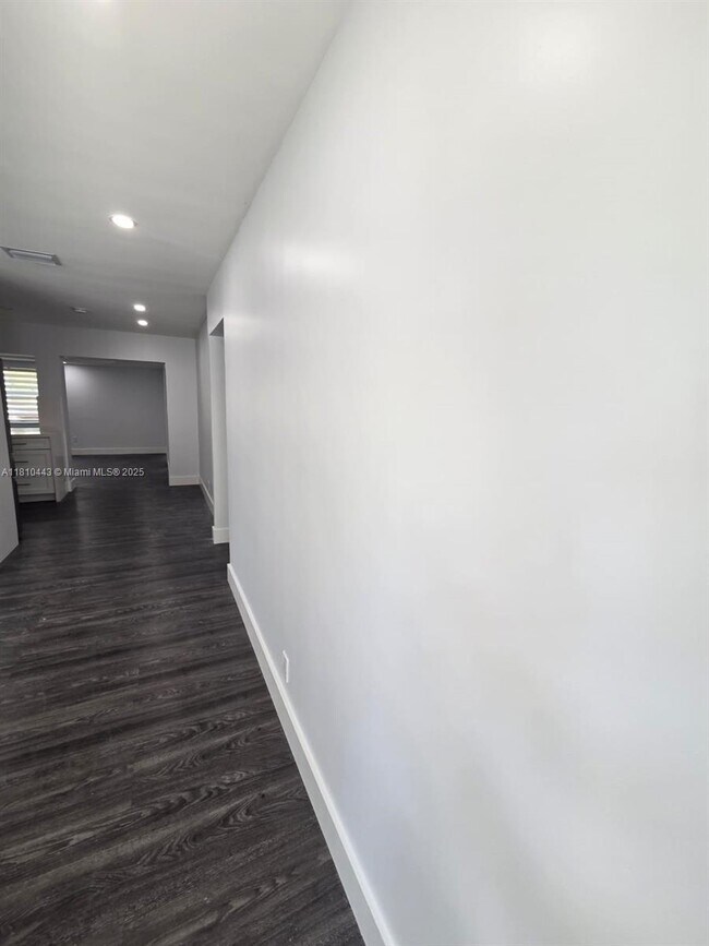Building Photo - 2850 N 62nd Ave