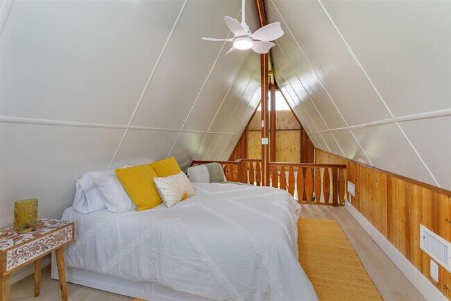 Building Photo - HH123