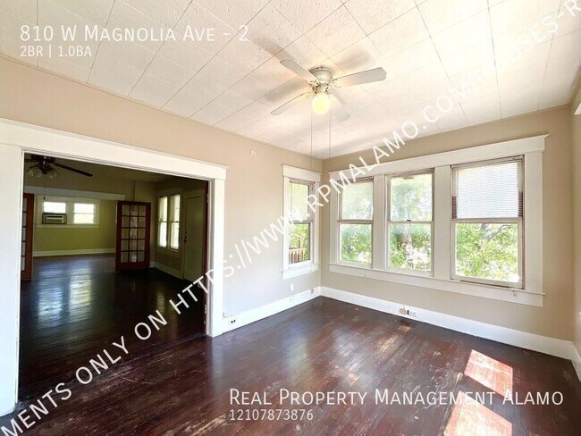 Building Photo - 810 W Magnolia Ave