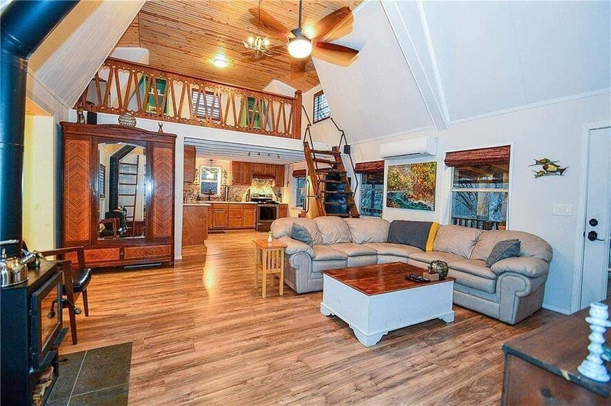 Building Photo - 661 Private Rd 7422