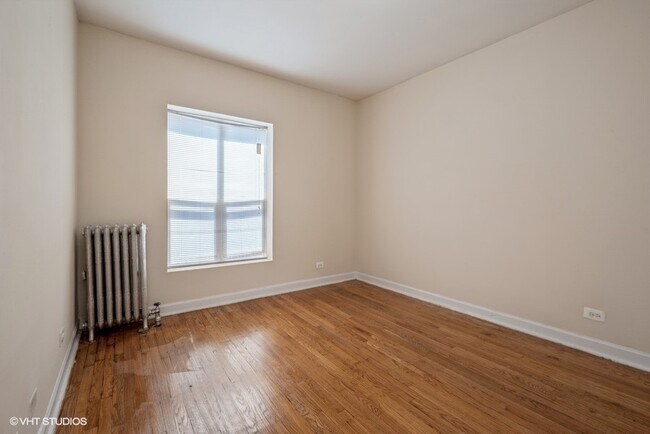 Building Photo - 5162 S King Dr