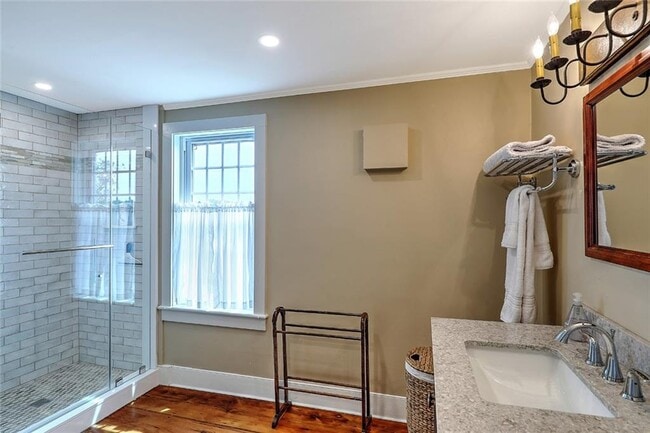 Building Photo - 148 Fogland Rd