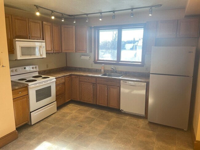 Building Photo - 21 Court St