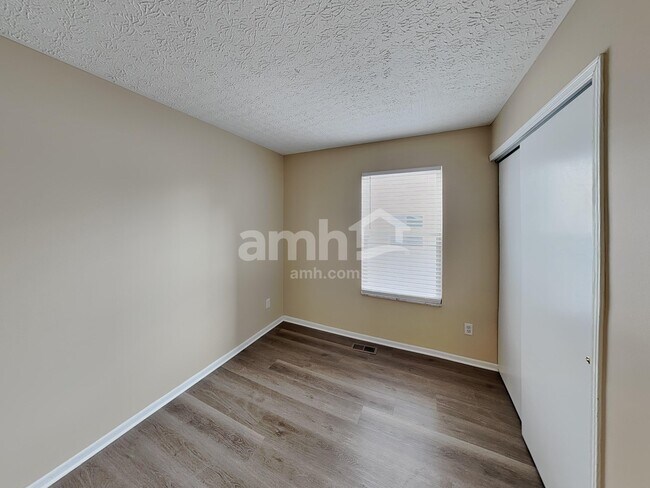 Building Photo - 6693 Jennyann Way