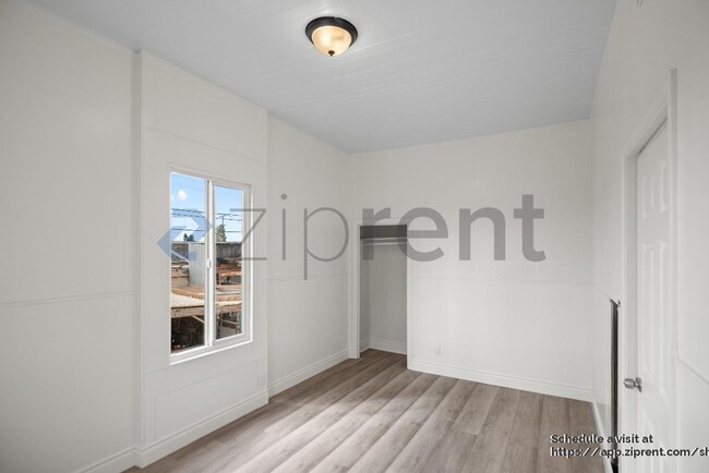 Building Photo - 833 36th Ave