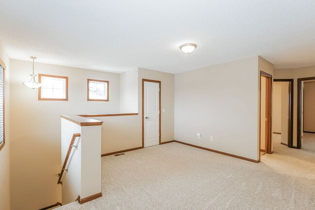 Building Photo - 15640 60th Ave N