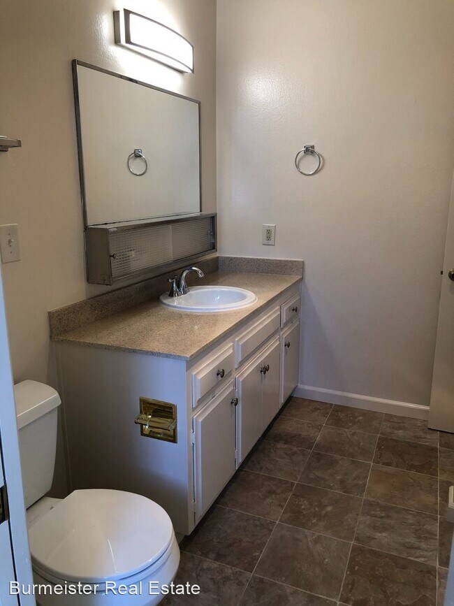 Building Photo - 1025 Meadow Lake Dr