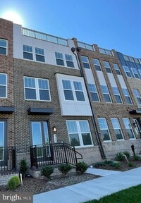 Building Photo - 313 Salinger Pl