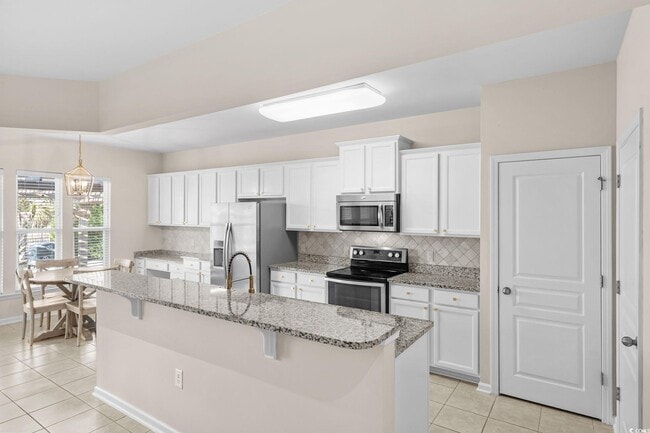 Building Photo - 2401 Hobart St