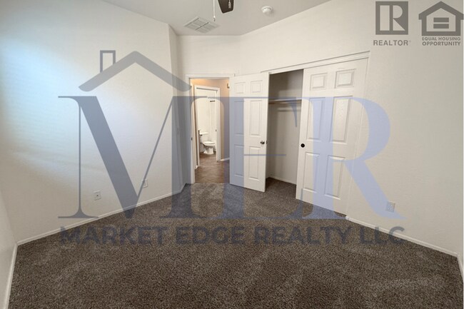 Building Photo - 3Bed/2Bath House in Buckeye! Ready for Immediate Move-In! -- FENCED-IN YARD!