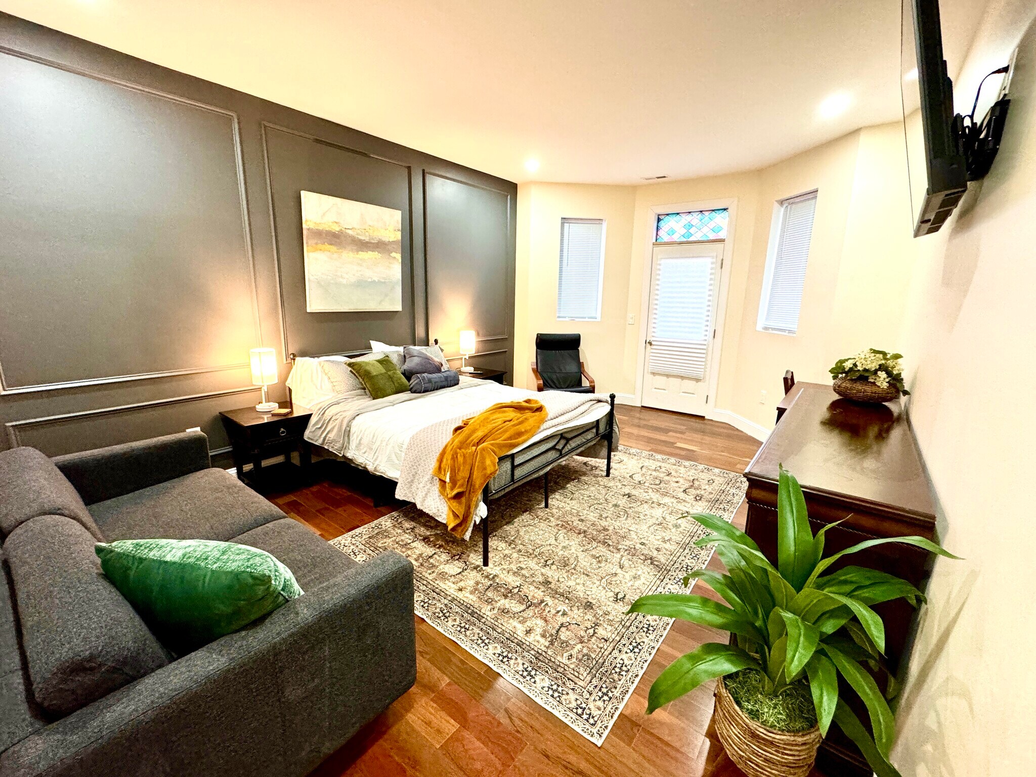 Building Photo - 1906 Madison Ave