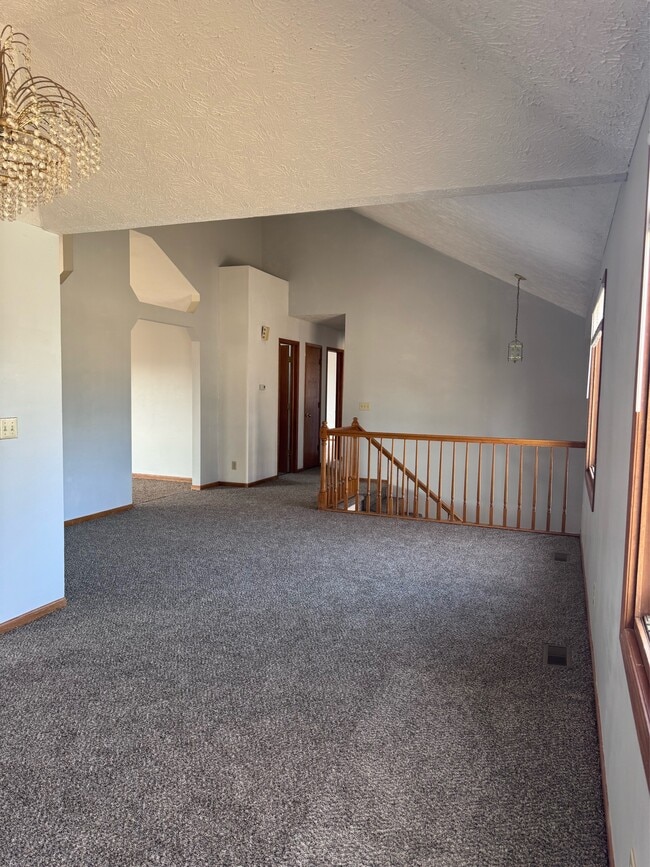 Building Photo - 7804 S 71st Ave