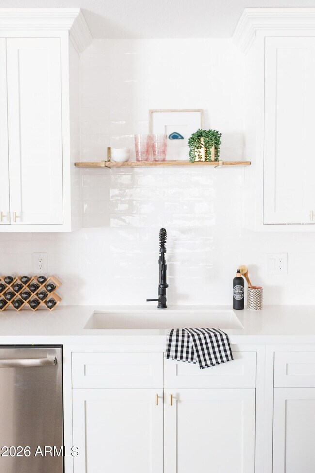 Building Photo - 3425 N 85th St