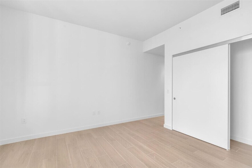 Building Photo - 1400 Biscayne Blvd