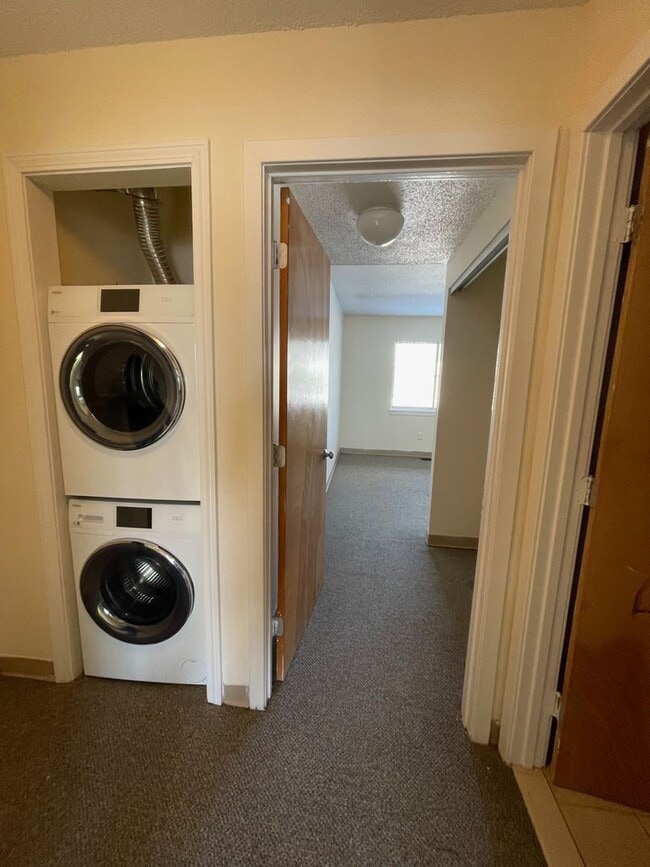 Building Photo - 2bed/1.5 bath in Brighton