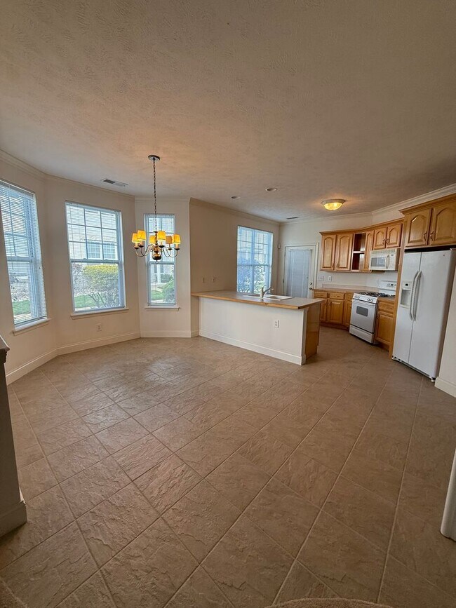 Building Photo - Adams Pointe 2 bedroom, 2 bathroom home