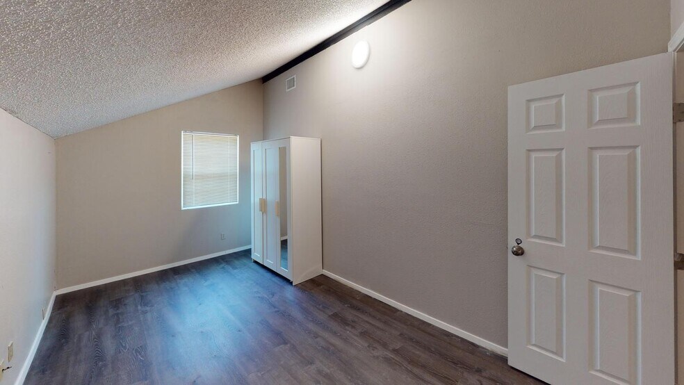 Building Photo - 1705 Cushing Park Dr