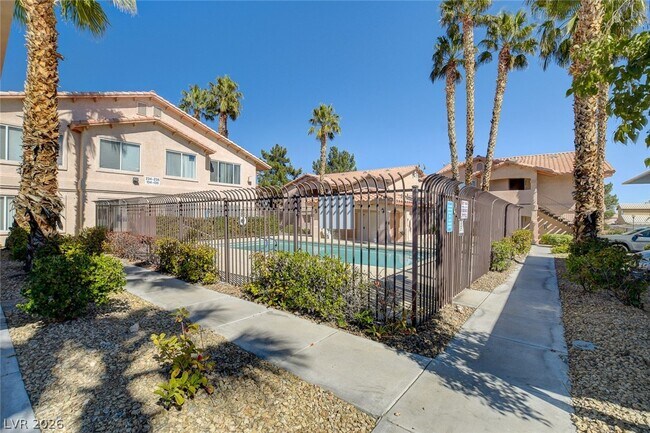 Building Photo - 8450 Alta Dr