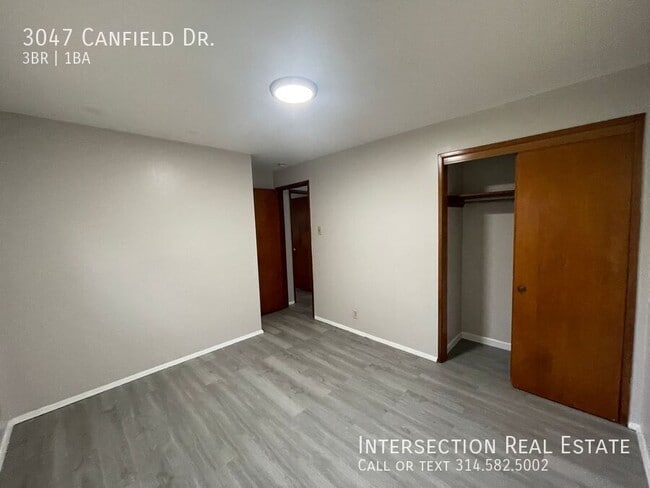 Building Photo - 3047 Canfield Dr