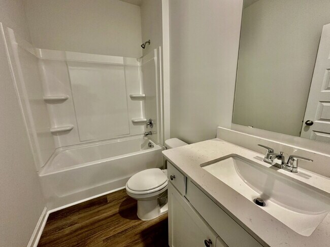 Building Photo - Four Bedroom Single Level Home in the Retreat at East Argent!