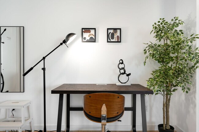 Building Photo - 5300 NE 67th St