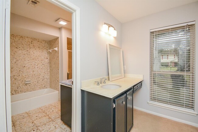 Building Photo - 2103 Winged Foot Dr