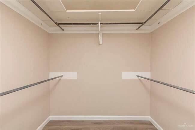 Building Photo - 39 Pecan Ave