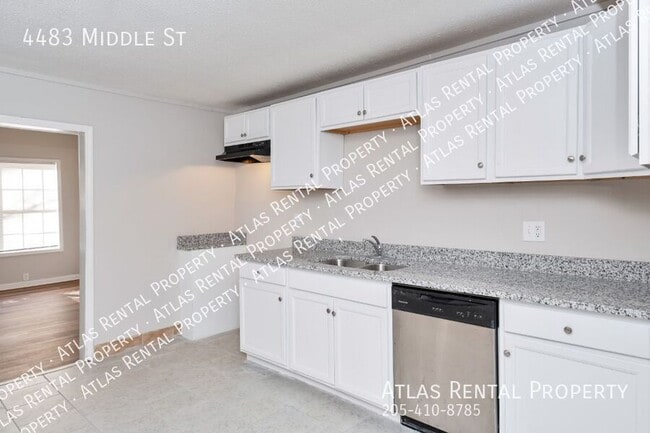 Building Photo - 4483 Middle St