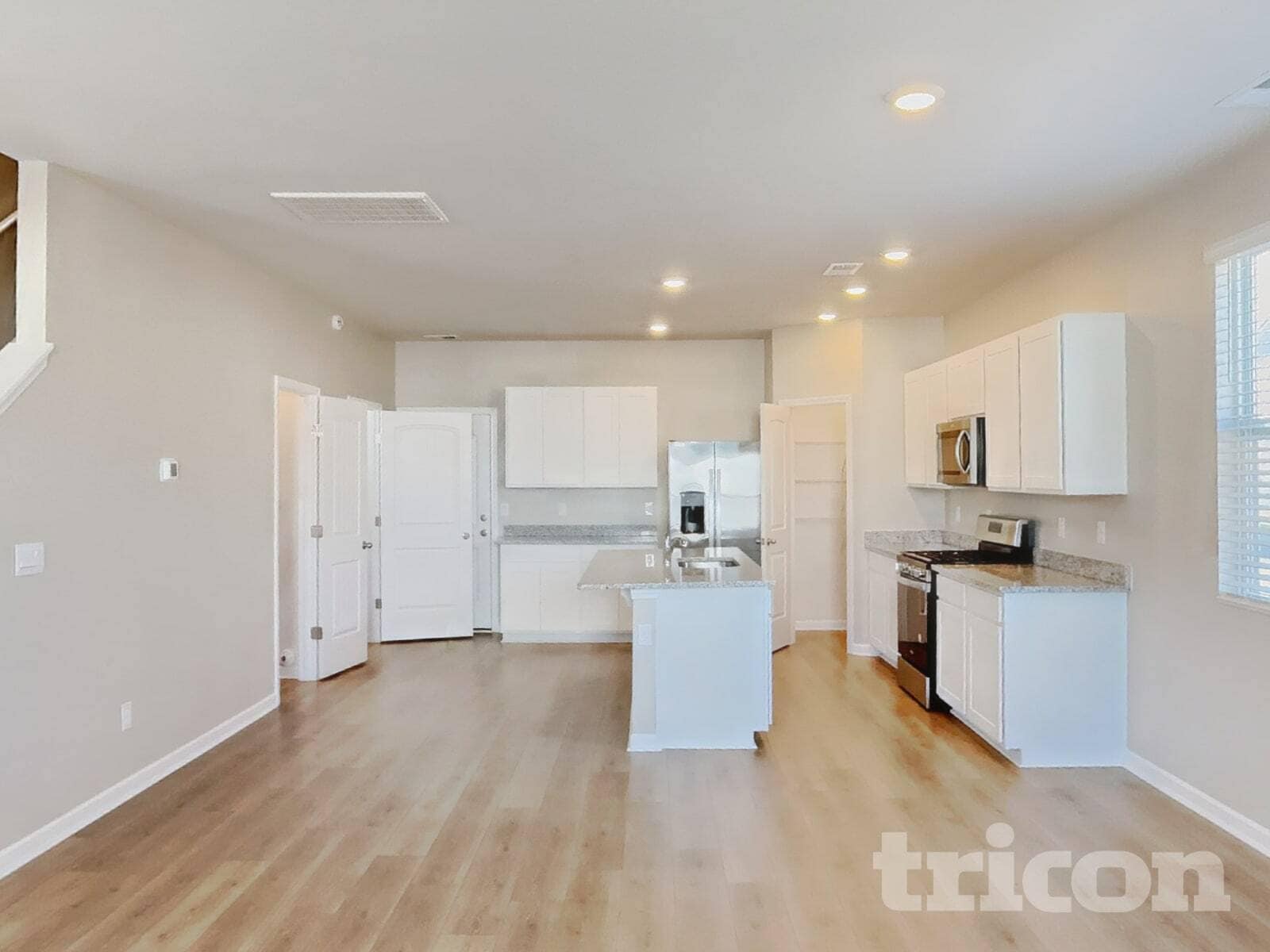 Building Photo - 1525 Ashgrove Pl