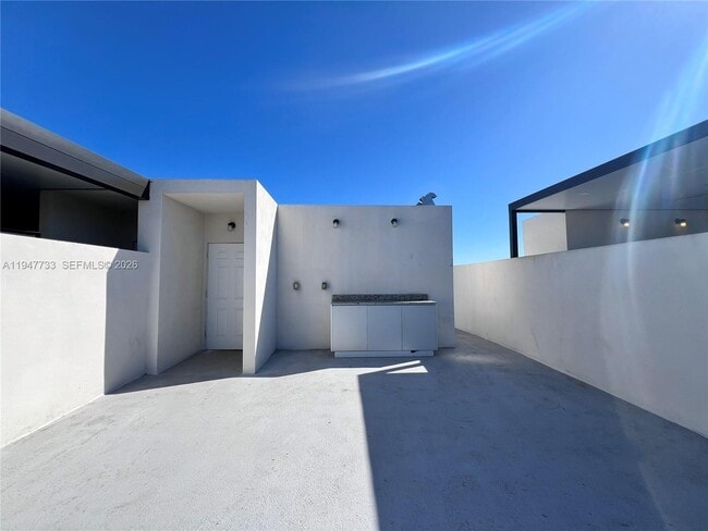 Building Photo - 25649 SW 144th Ave