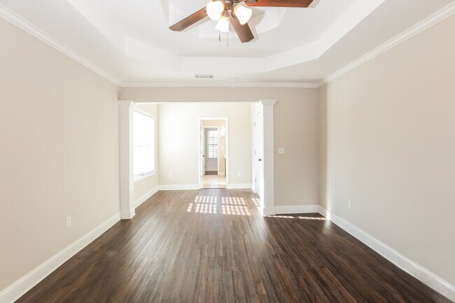 Building Photo - 303 Surrey Ct