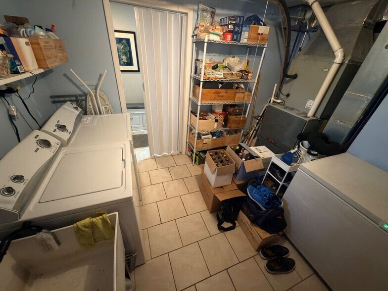 Building Photo - 5061 W Eddy St