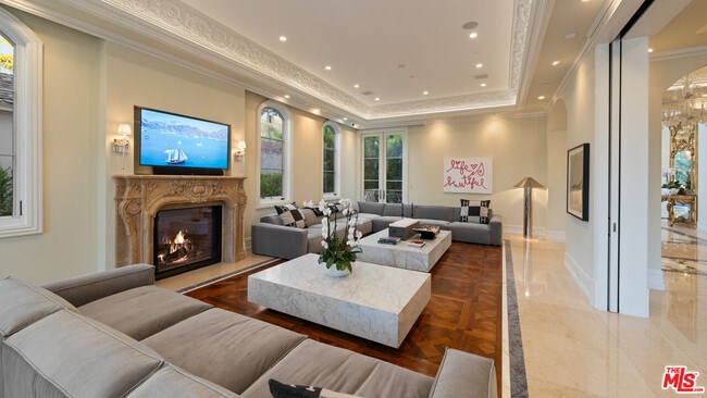 Building Photo - 718 N Rodeo Dr