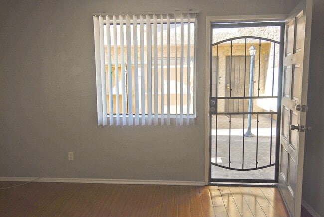 Building Photo - 1444 W 227th St