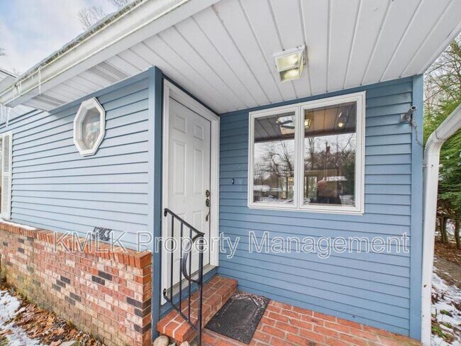 Building Photo - 5743 Brookwood Dr