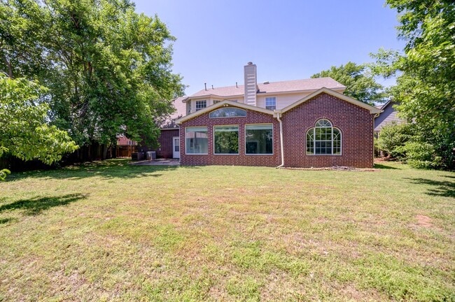Building Photo - Beautiful home across from Jenks Middle Sc...