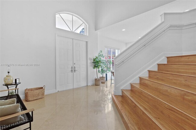 Building Photo - 926 Marina Dr