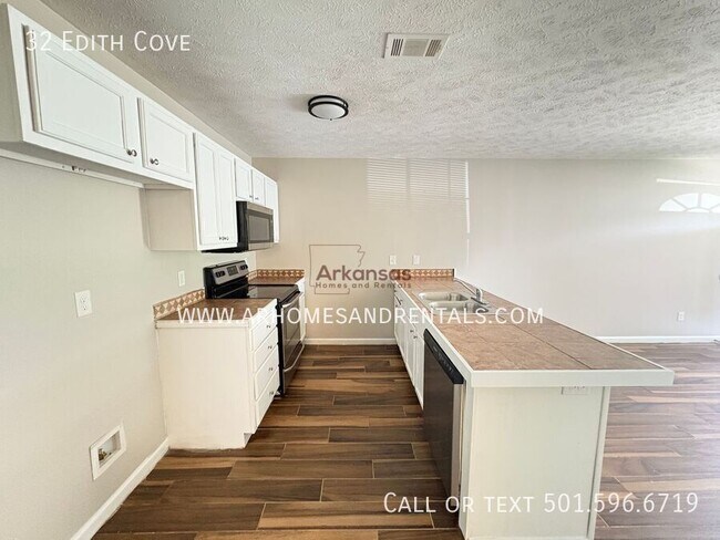 Building Photo - 32 Edith Cv