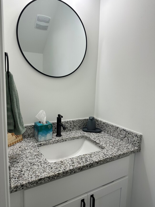 Building Photo - 152 Gregg St