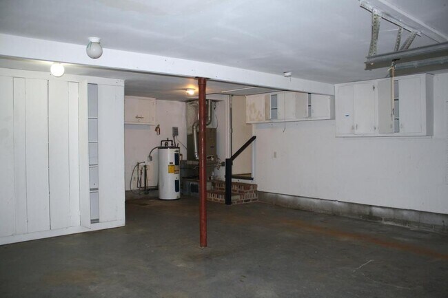 Building Photo - 306 Susan Dr