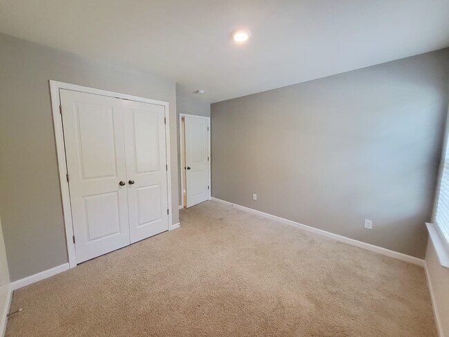 Building Photo - 597 Bloomover St