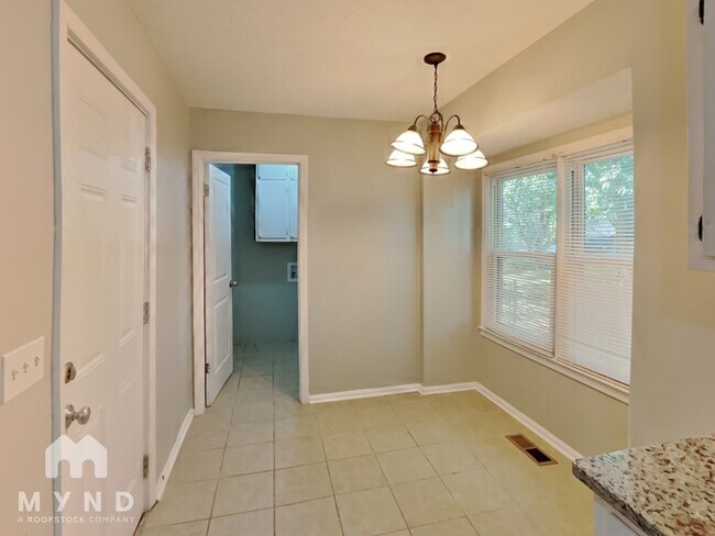 Building Photo - 411 Arrow Bend Rd