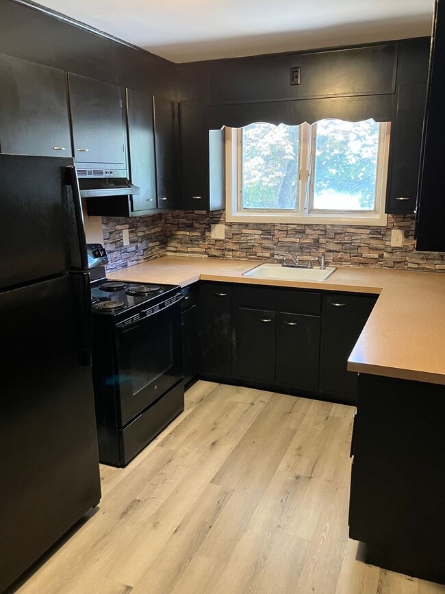 Building Photo - Fully remodeled  3 bed, 1 .5 bath ranch with bonus room and garage near Lemoyne College