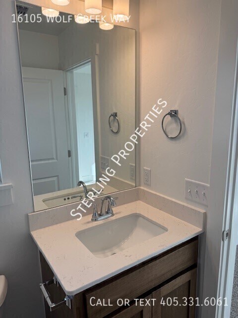 Building Photo - 16105 Wolf Creek Way