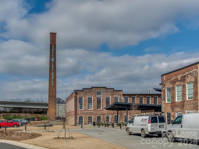 Building Photo - 1310 N Davidson St