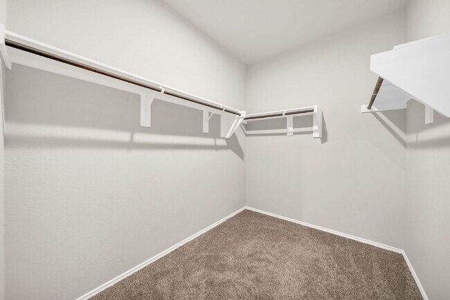 Building Photo - Welcome to this beautifully maintained 2-s...