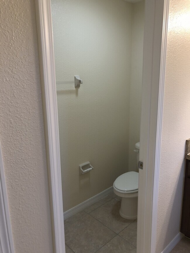 Building Photo - Beautiful Renovated 3/2.5 Located In Independence