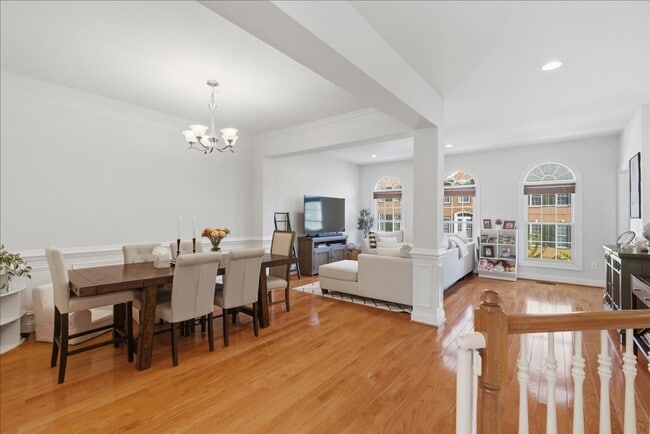 Building Photo - Welcome to this beautifully maintained 4-bedroom, 3.5-bath townhome in the heart of Lorton